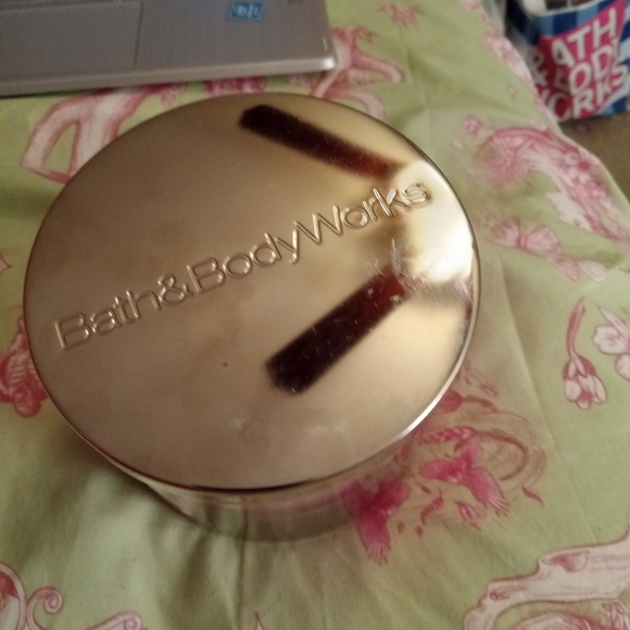 New Bath & Body Works Three Wick Candle- Iced Dragon Fruit Tea - Picture 2 of 4